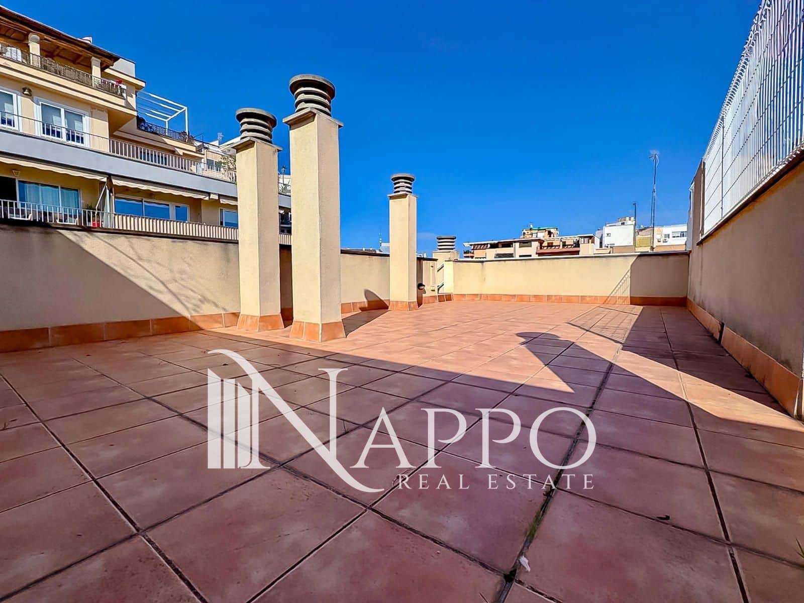 1 sovrum Takvåning att hyra i Palma de Mallorca med garage - 1 600 € (Ref: 9388210)