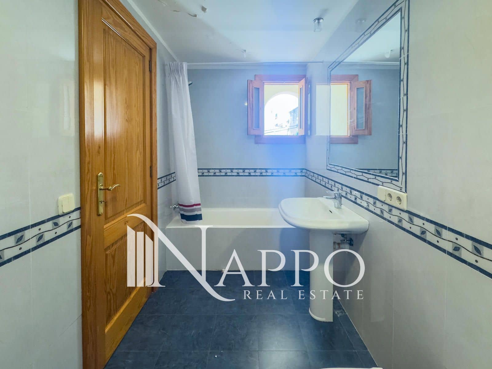 3 slaapkamer Flat te koop in Portocristo / Port de Manacor met garage - € 549.000 (Ref: 9389934)