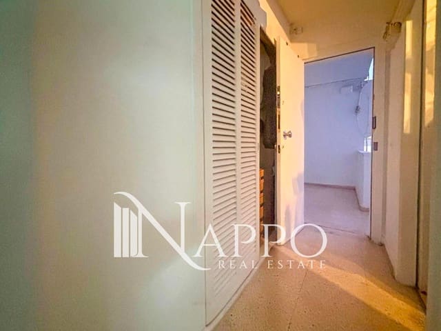 Flat for sale in Cala Mayor, Palma de Mallorca - € 175,000 (Ref: 9392071)