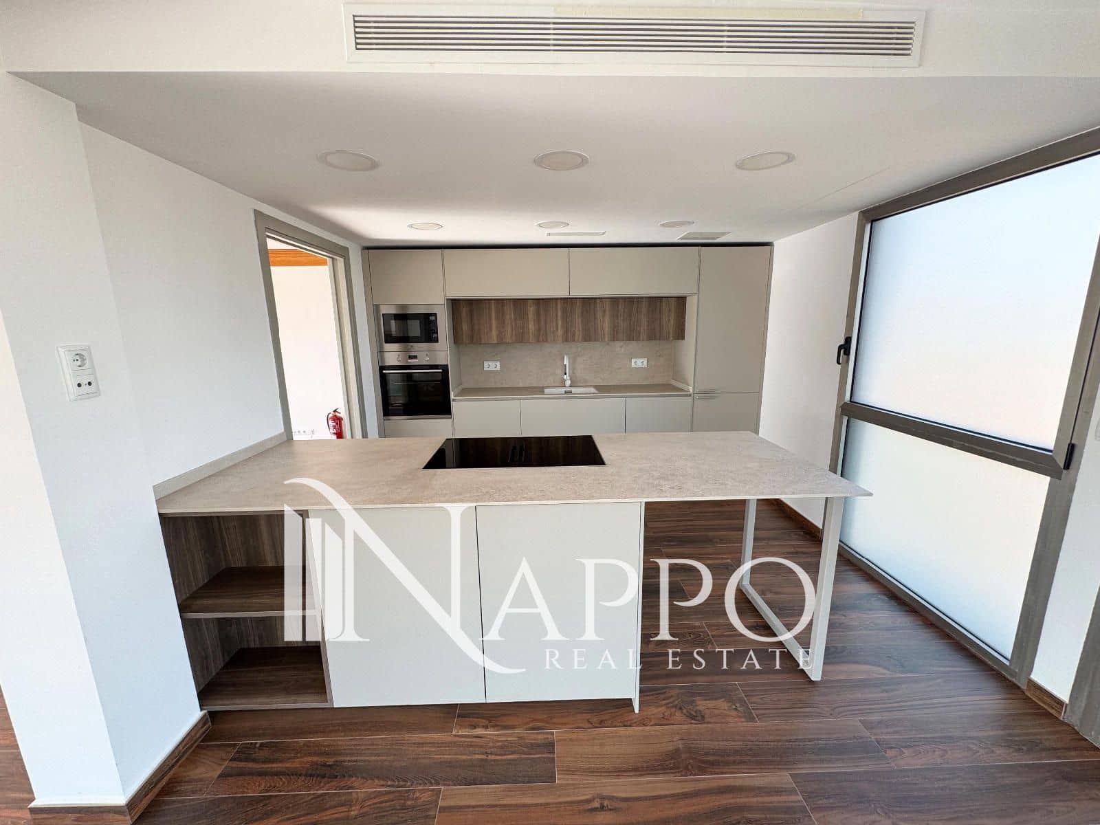 4 quarto Penthouse para arrendar em Madrid cidade com piscina garagem - 9 900 € (Ref: 9392072)