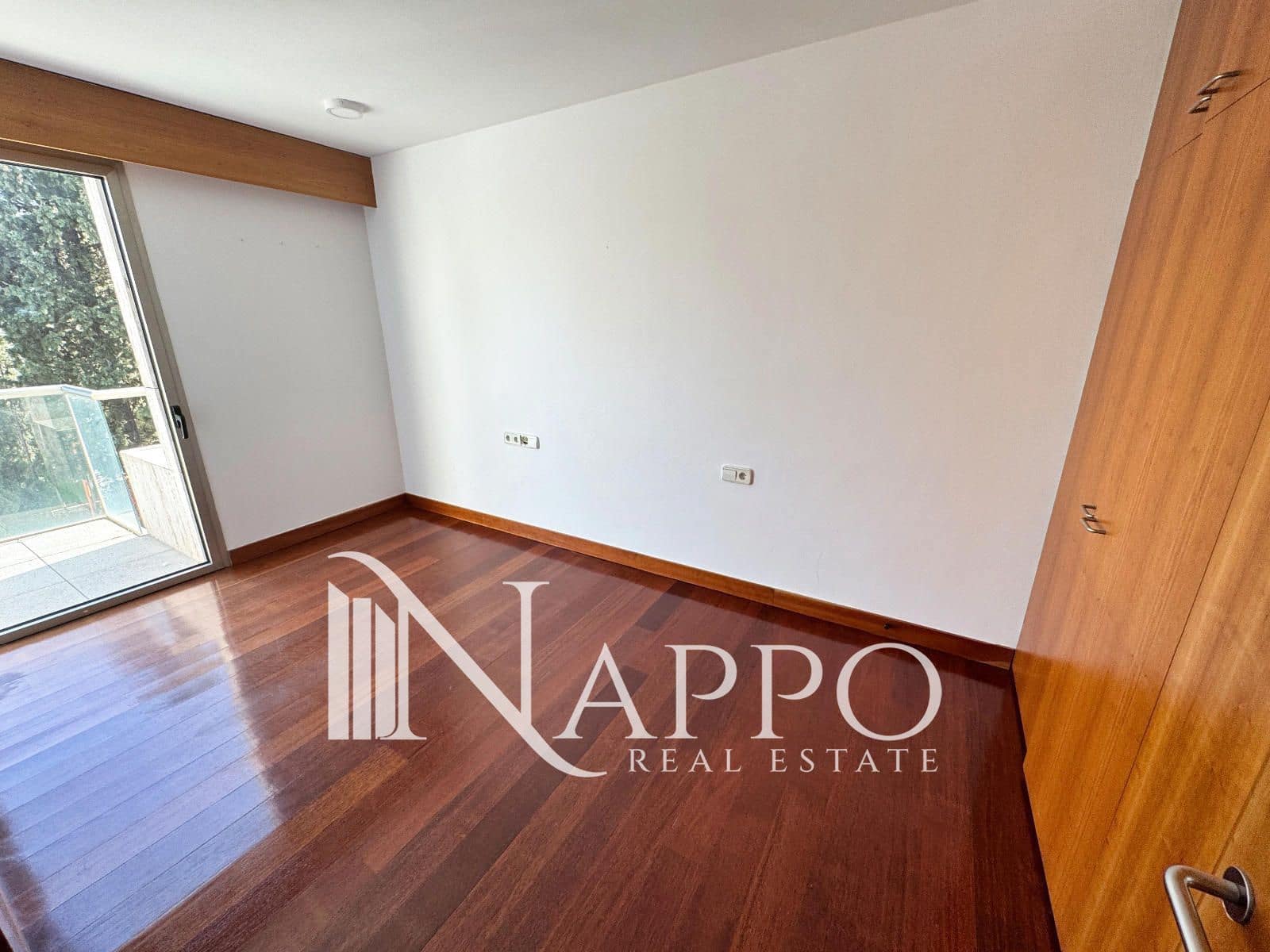 4 quarto Penthouse para arrendar em Madrid cidade com piscina garagem - 9 900 € (Ref: 9392072)