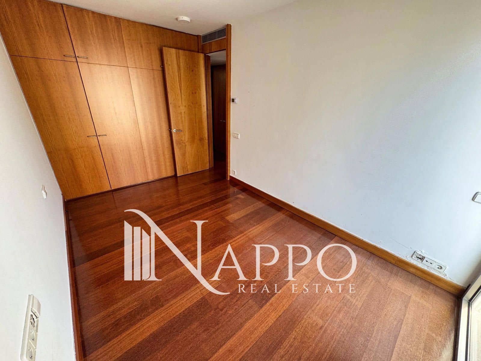4 quarto Penthouse para arrendar em Madrid cidade com piscina garagem - 9 900 € (Ref: 9392072)
