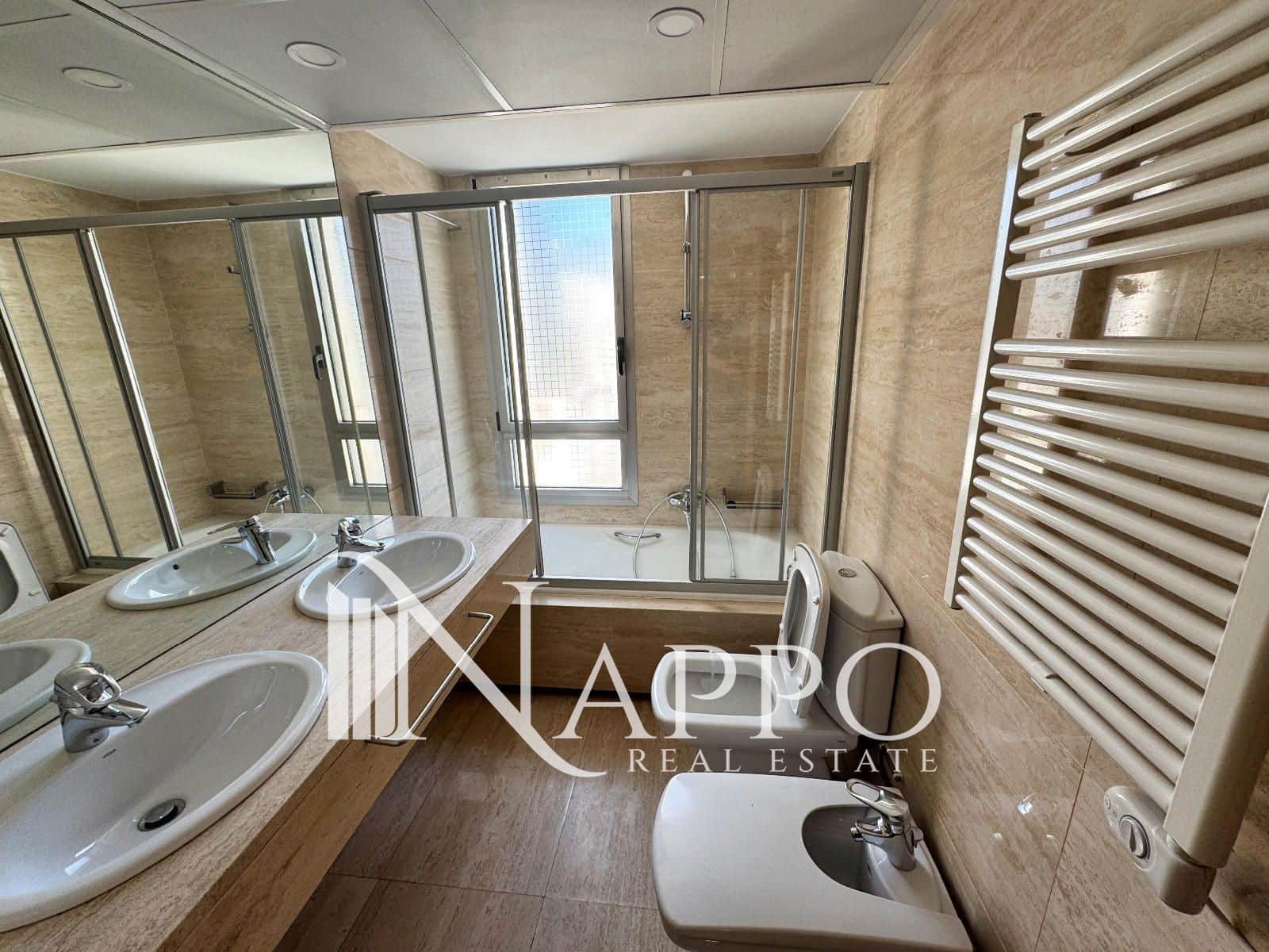 4 quarto Penthouse para arrendar em Madrid cidade com piscina garagem - 9 900 € (Ref: 9392072)