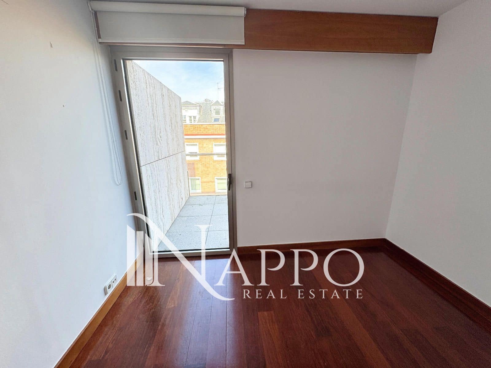 4 quarto Penthouse para arrendar em Madrid cidade com piscina garagem - 9 900 € (Ref: 9392072)