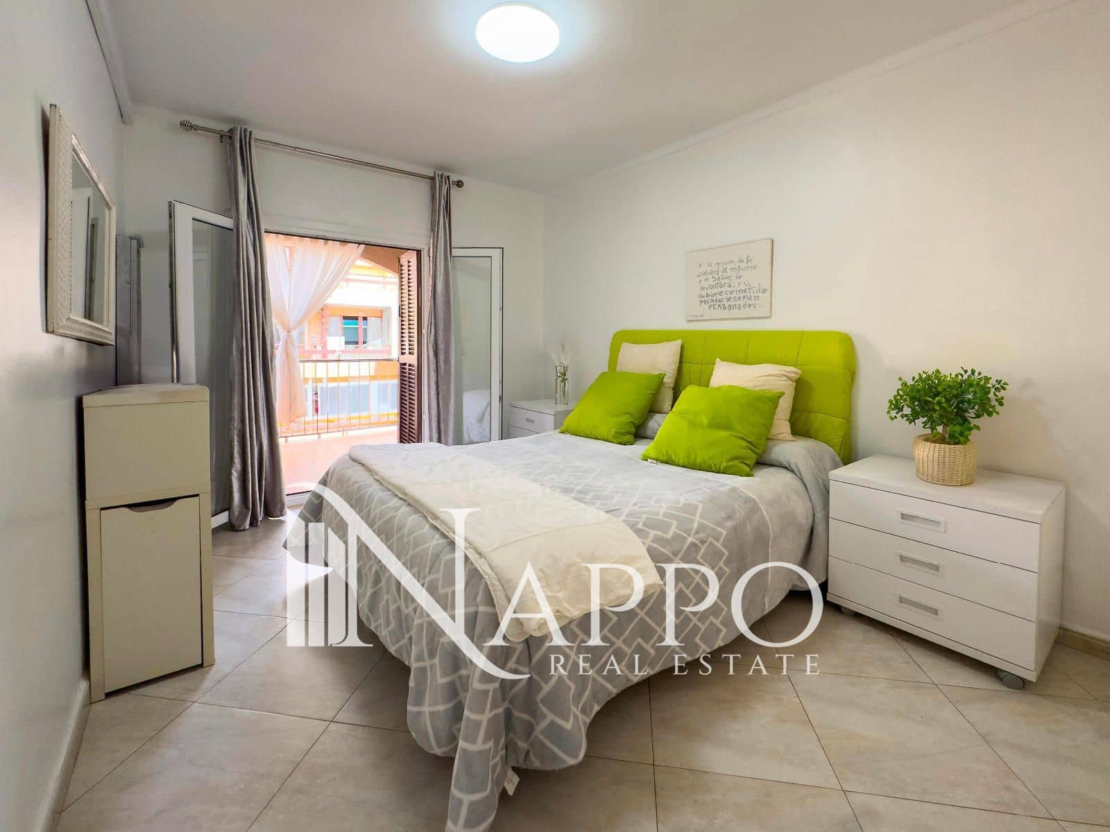4 bedroom Flat for sale in Cala Millor - € 289,000 (Ref: 9394435)