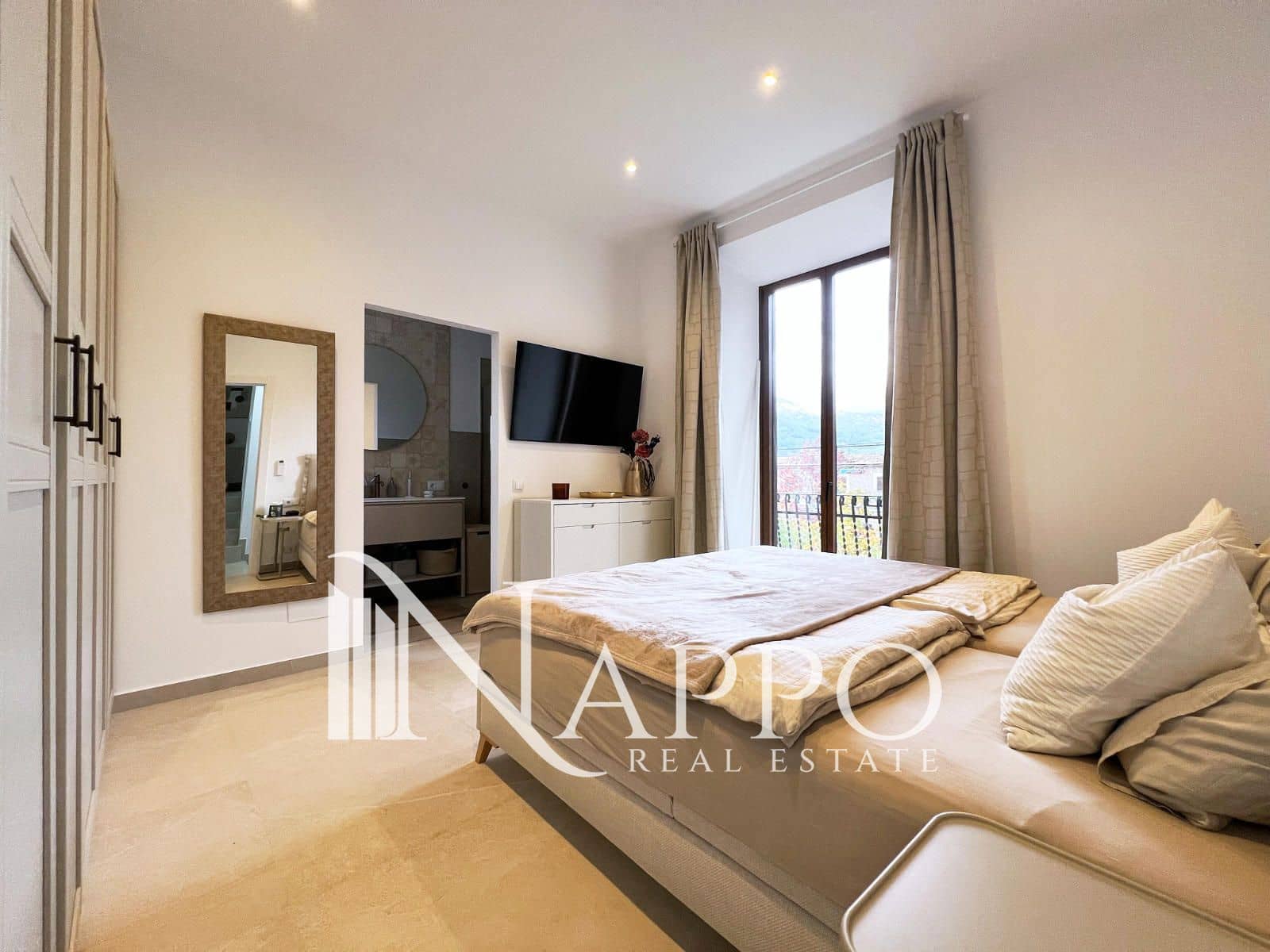 5 bedroom Villa for sale in Soller with garage - € 870,000 (Ref: 9400154)