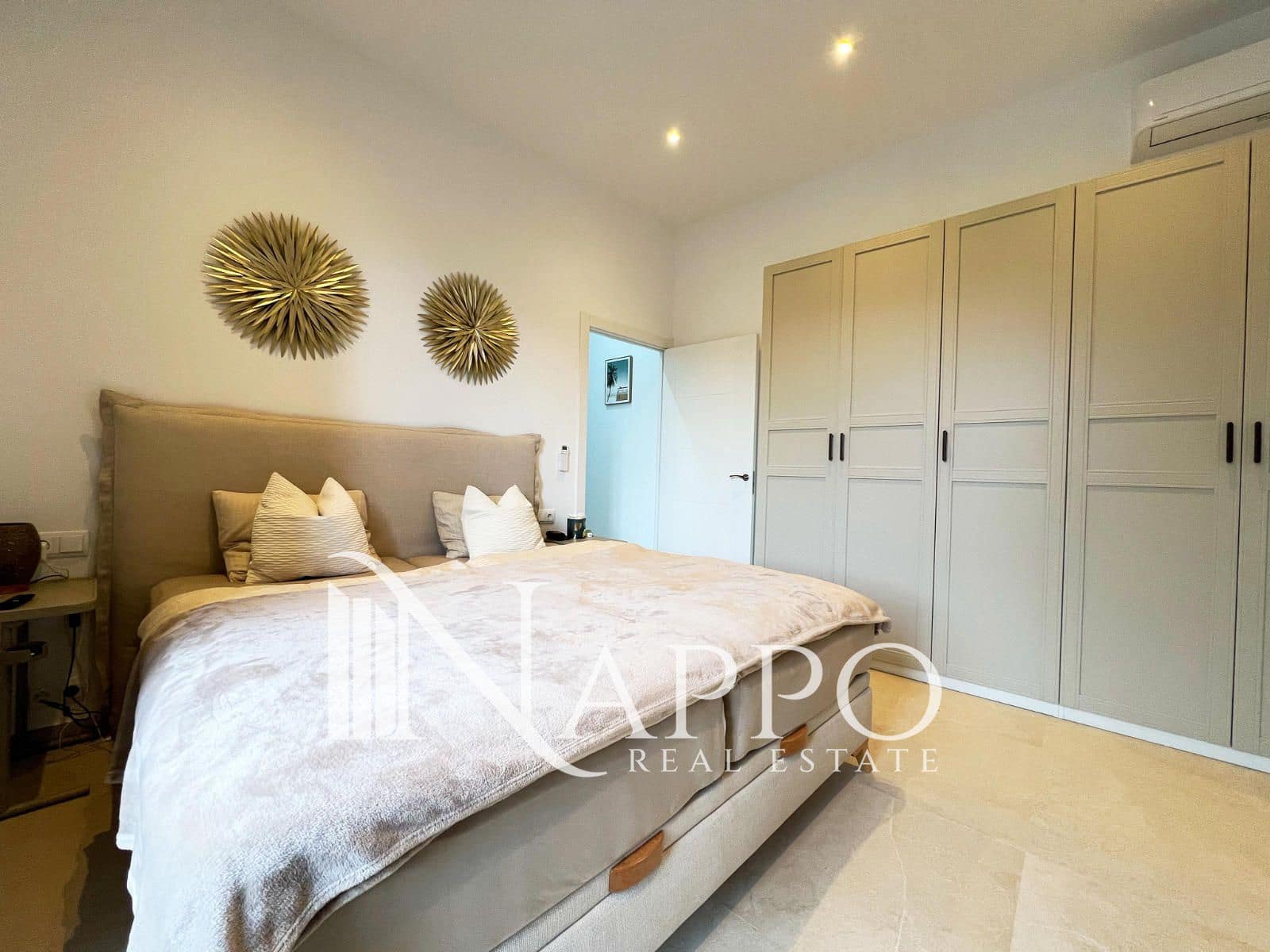 5 bedroom Villa for sale in Soller with garage - € 870,000 (Ref: 9400154)