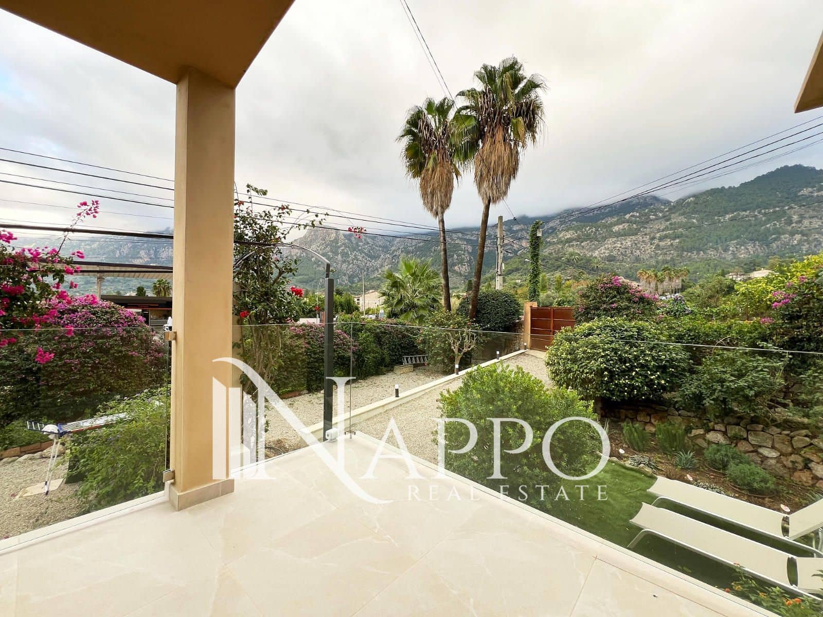 5 bedroom Villa for sale in Soller with garage - € 870,000 (Ref: 9400154)