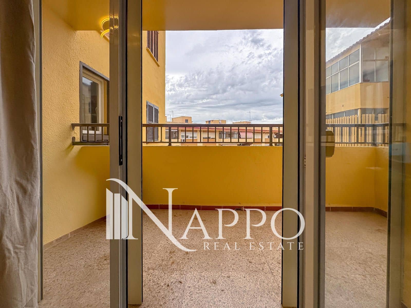 3 slaapkamer Flat te koop in Palma de Mallorca - € 290.000 (Ref: 9402592)