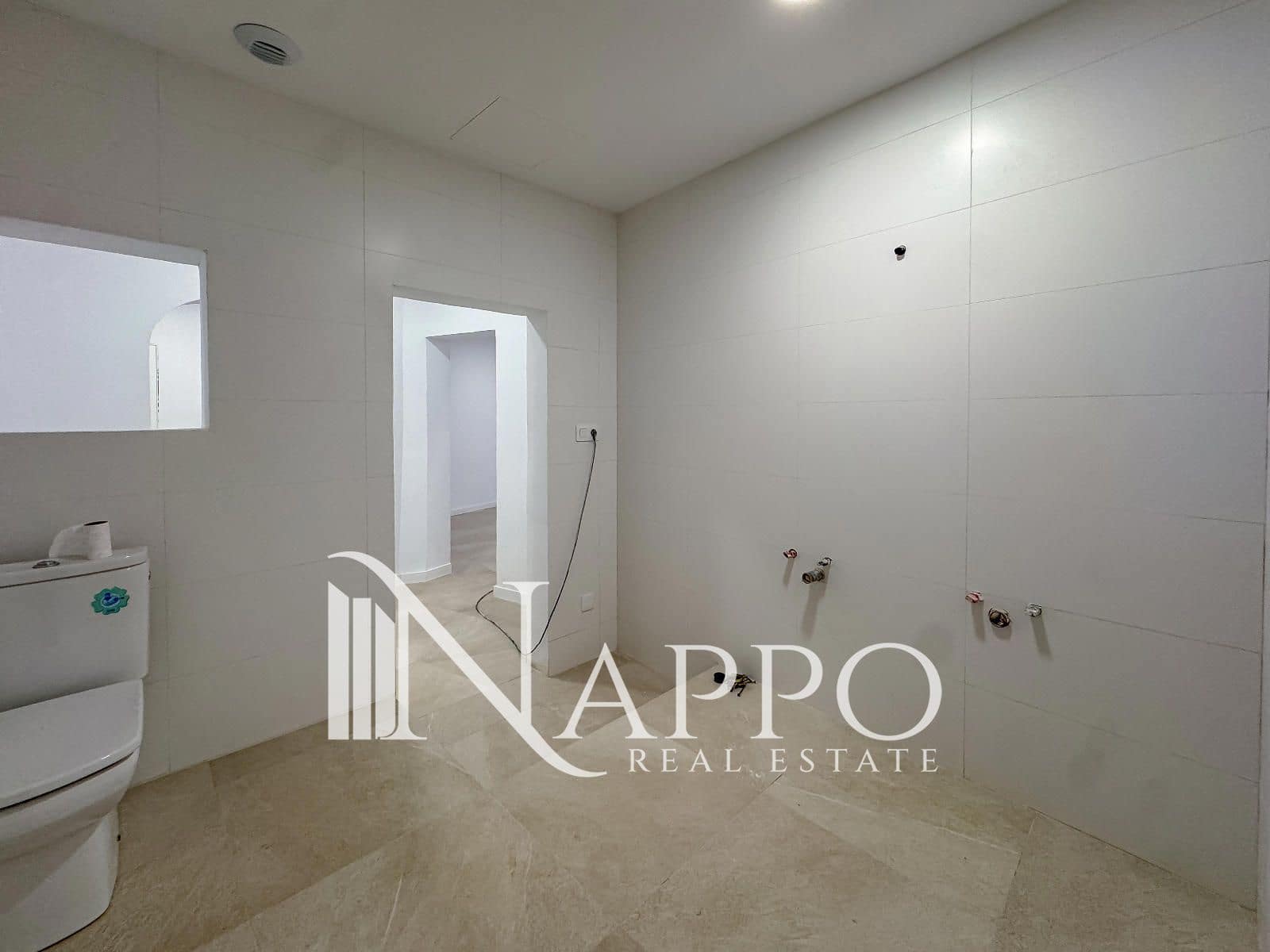 4 bedroom Flat for sale in Cala Mayor with pool - € 445,000 (Ref: 9404671)