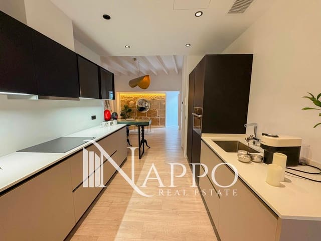 2 bedroom Townhouse for sale in Santa Catalina, Palma de Mallorca with garage - € 1,390,000 (Ref: 9405896)