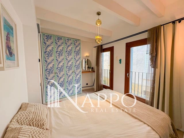 2 bedroom Townhouse for sale in Santa Catalina, Palma de Mallorca with garage - € 1,390,000 (Ref: 9405896)