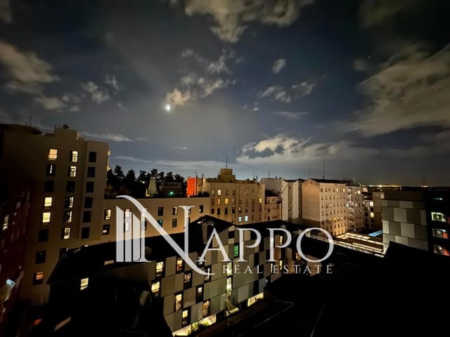 1 bedroom Penthouse for sale in Argüelles, Madrid city - € 299,000 (Ref: 9409205)