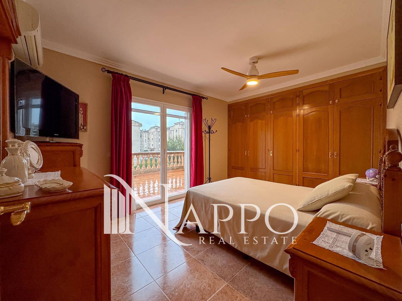 4 soveværelse Villa til salg i Son Ferrer med garage - € 749.000 (Ref: 9410386)