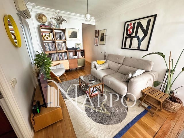 2 bedroom Flat for sale in Argüelles, Madrid city - € 695,000 (Ref: 9414943)