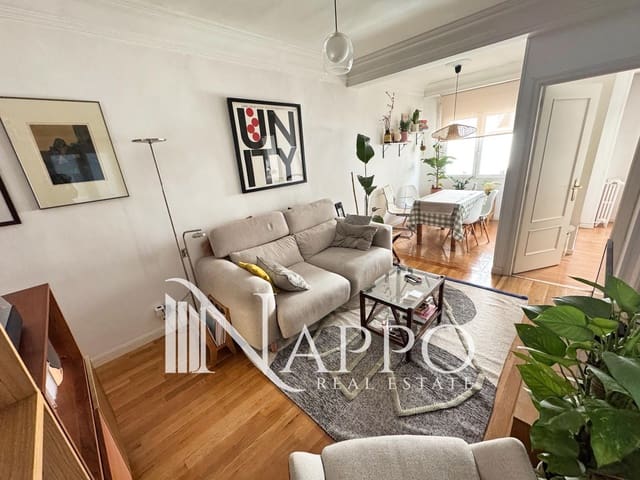 2 bedroom Flat for sale in Argüelles, Madrid city - € 695,000 (Ref: 9414943)