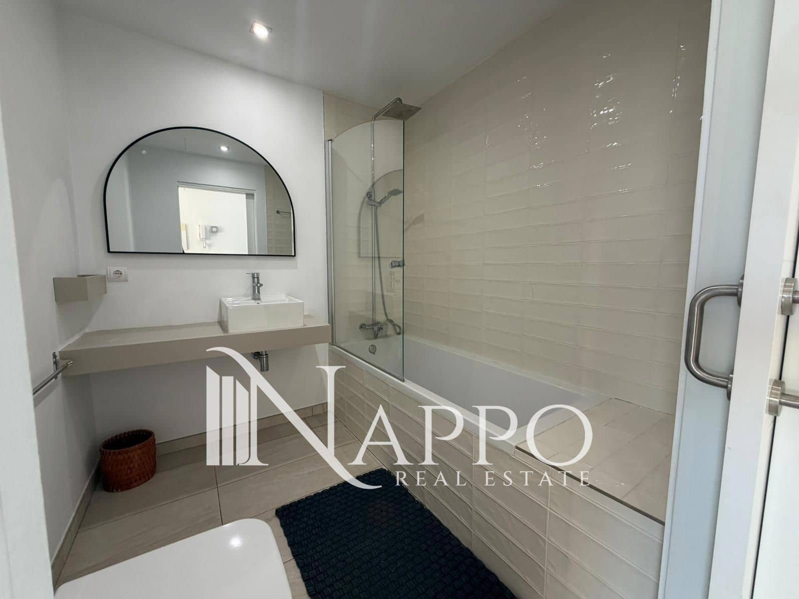 2 soverom Penthouse til leie i Palma de Mallorca med garasje - € 2 000 (Ref: 9426224)