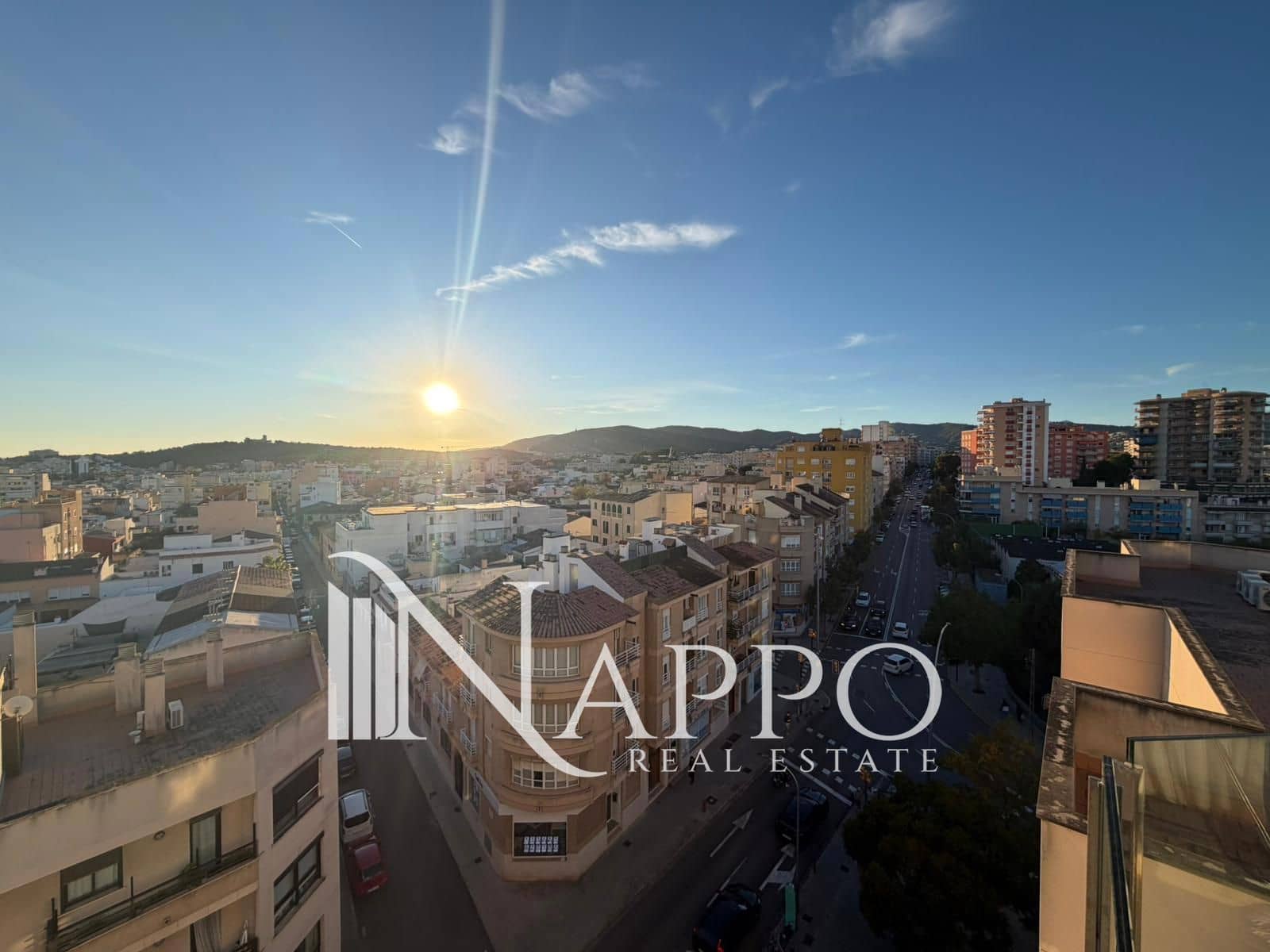 2 soverom Penthouse til leie i Palma de Mallorca med garasje - € 2 000 (Ref: 9426224)