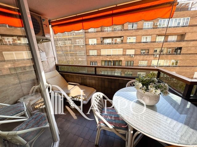 2 soveværelse Lejlighed til leje i Gaztambide, Madrid by - € 750 (Ref: 9429373)