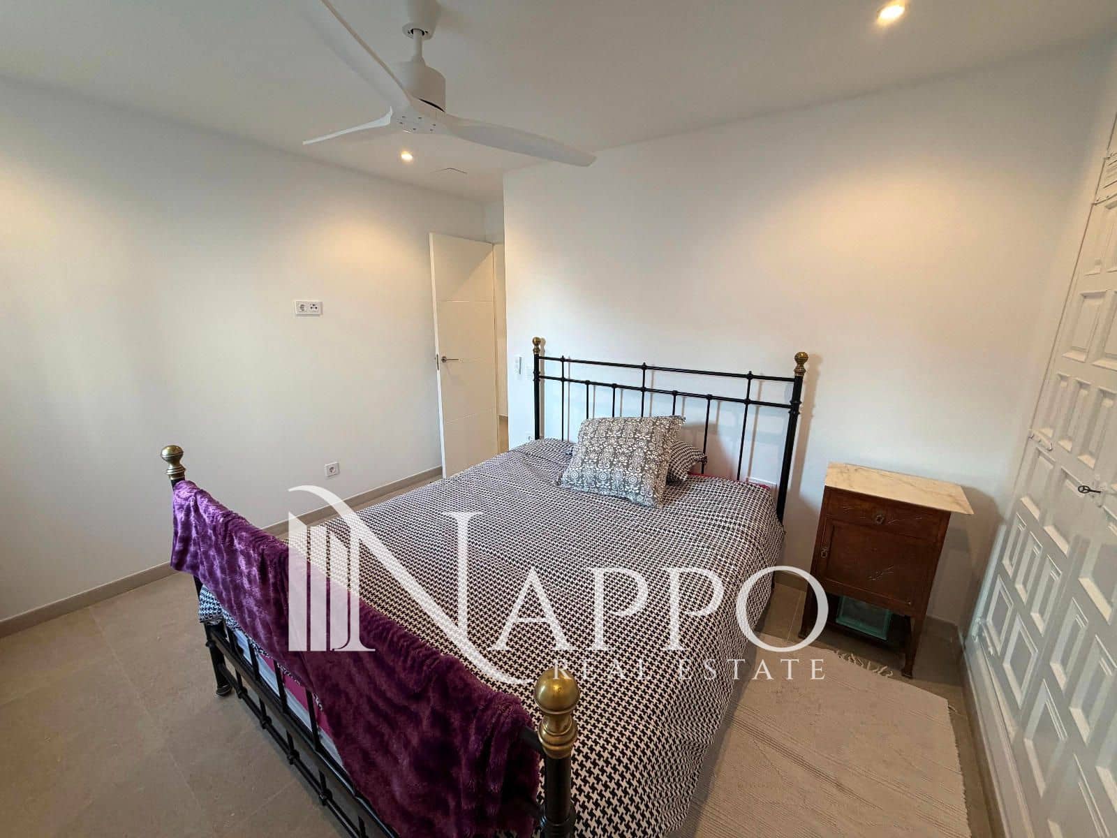 2 bedroom Flat for rent in Palma de Mallorca - € 1,400 (Ref: 9432540)