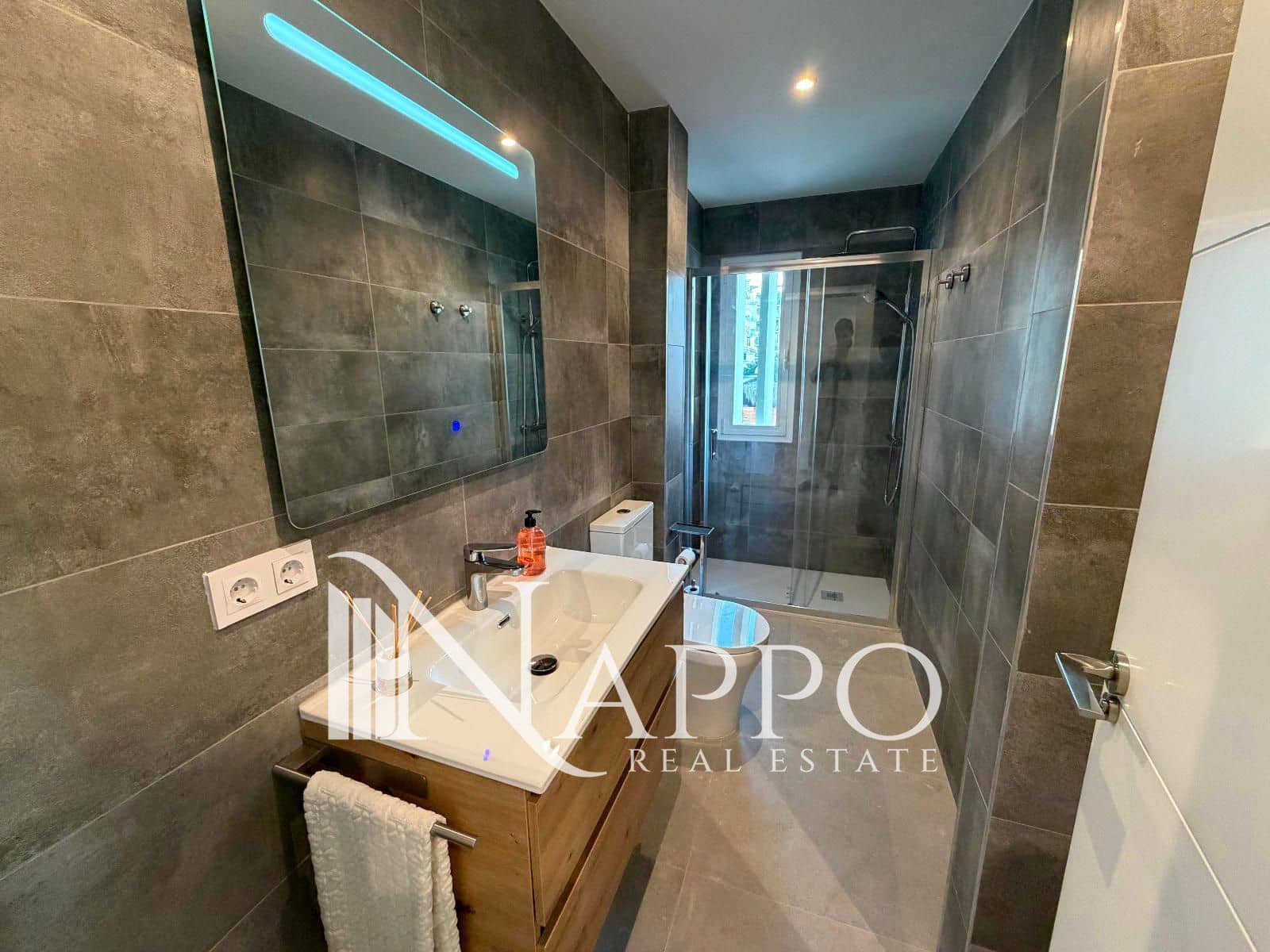 2 bedroom Flat for rent in Palma de Mallorca - € 1,400 (Ref: 9432540)