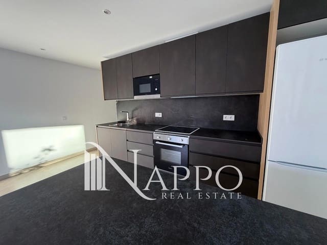 2 bedroom Flat for rent in El Terreno, Palma de Mallorca - € 1,400 (Ref: 9432540)