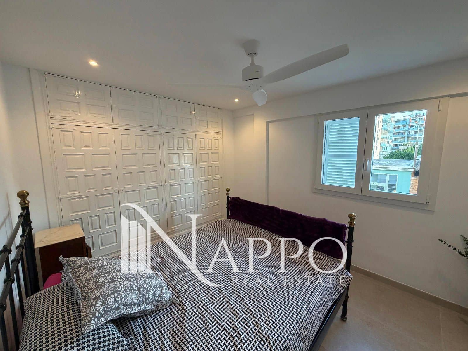 2 bedroom Flat for rent in Palma de Mallorca - € 1,400 (Ref: 9432540)