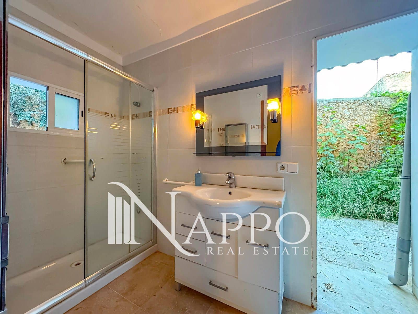 Townhouse for sale in Biniali with garage - € 749,000 (Ref: 9436239)