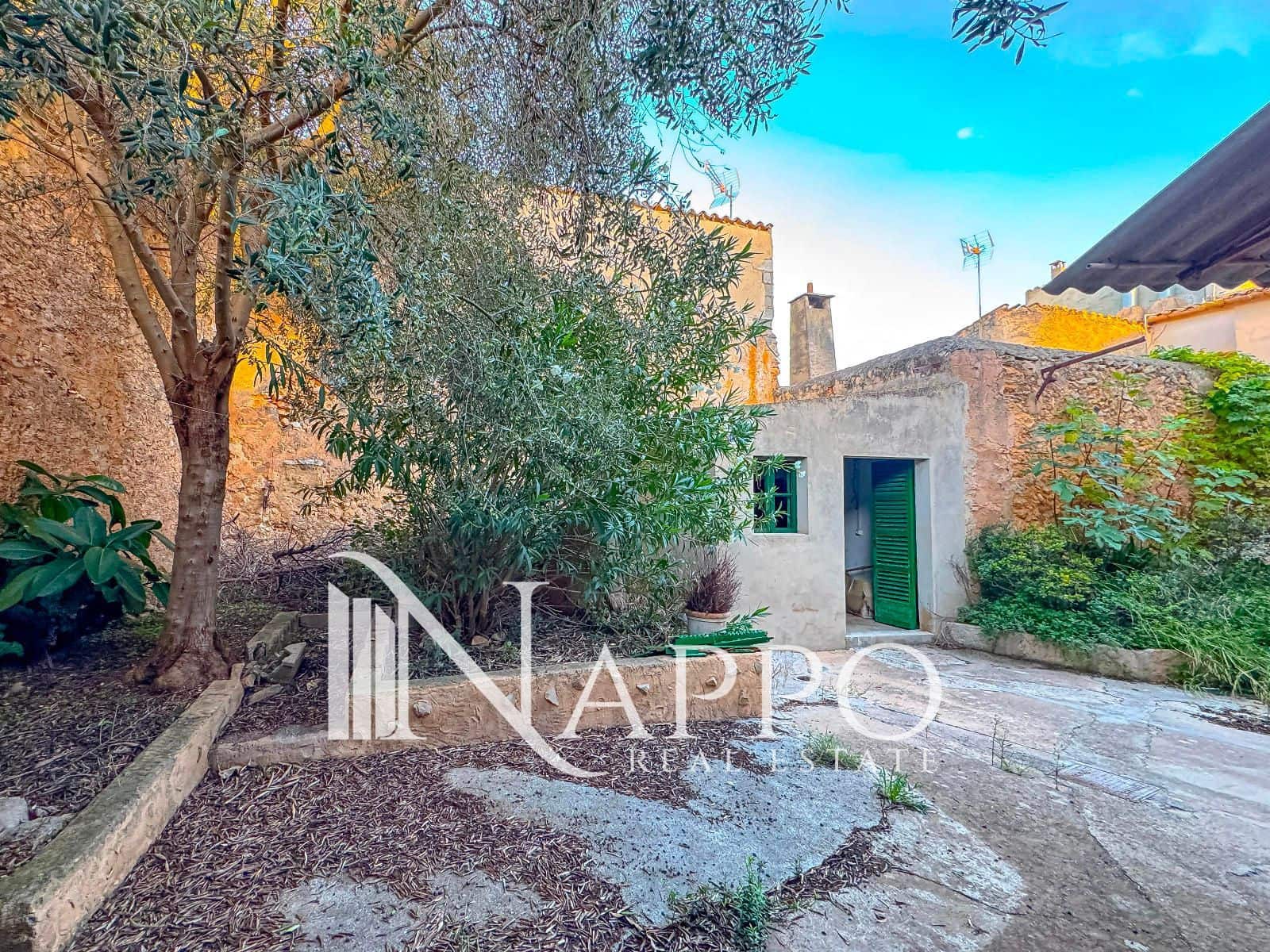 Townhouse for sale in Biniali with garage - € 749,000 (Ref: 9436239)