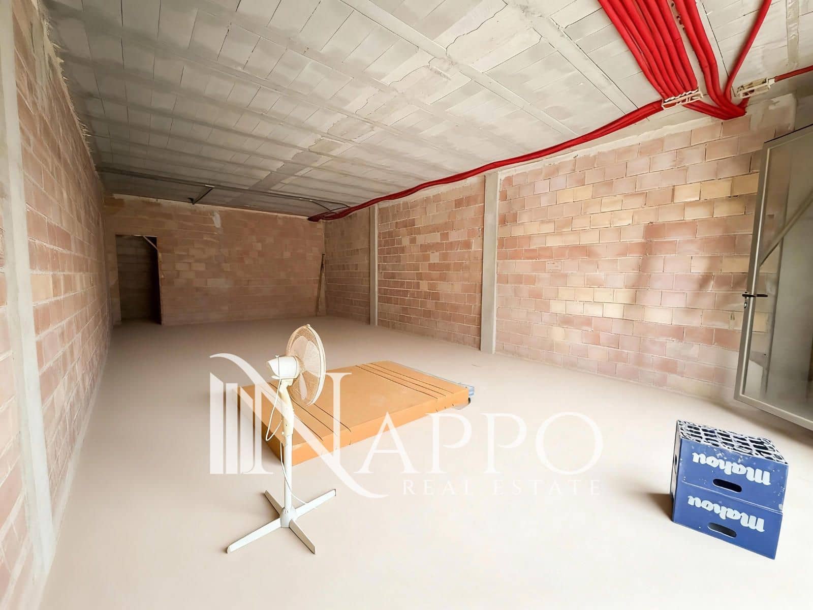 Erhverv til salg i El Toro / Port Adriano - € 199.000 (Ref: 9444509)