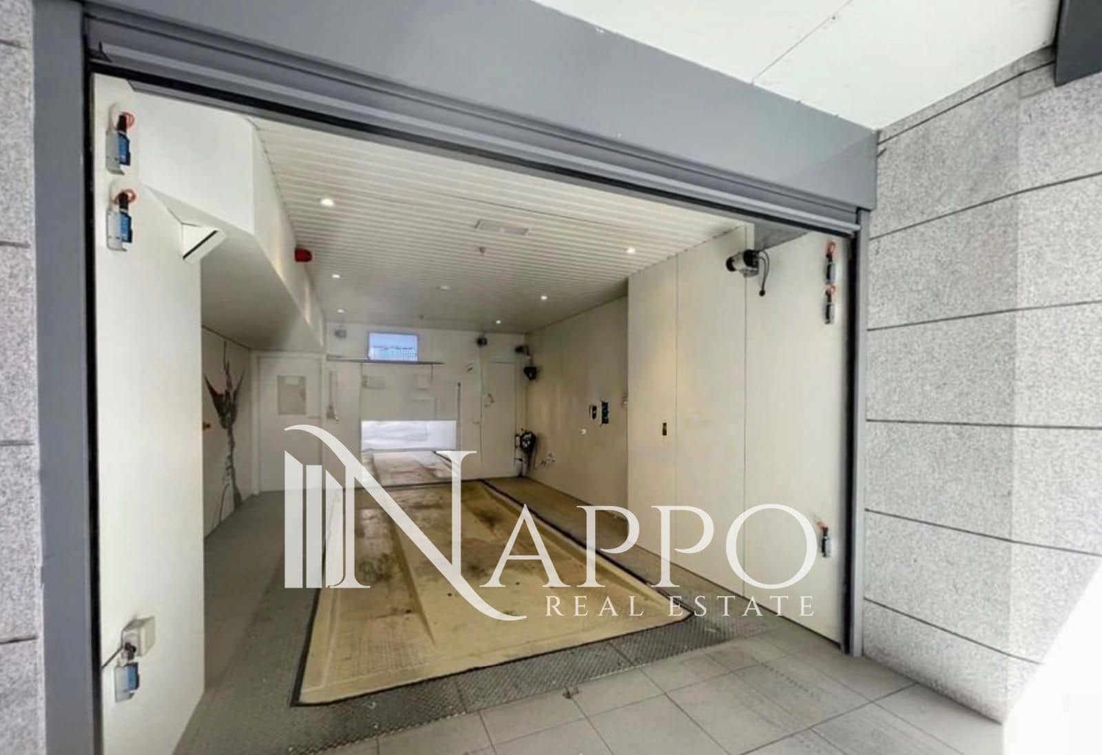 2 bedroom Flat for sale in Madrid city with pool garage - € 1,279,000 (Ref: 9451721)