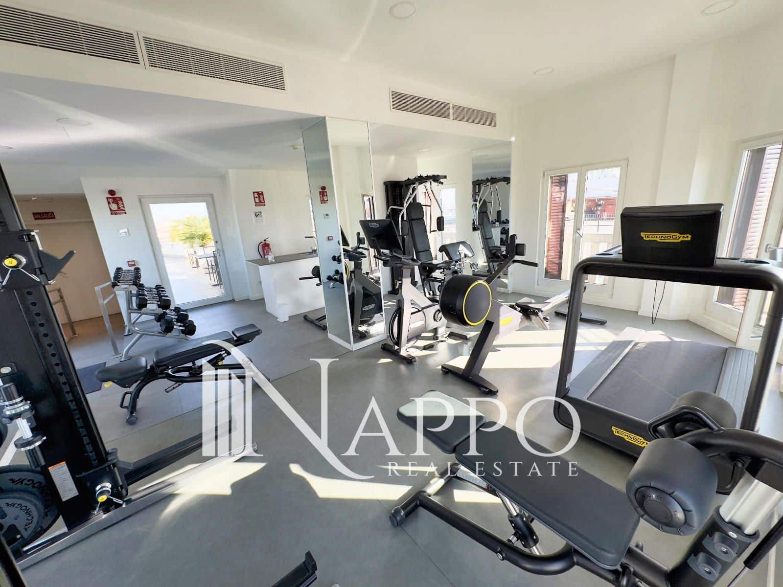 2 bedroom Flat for sale in Madrid city with pool garage - € 1,279,000 (Ref: 9451721)