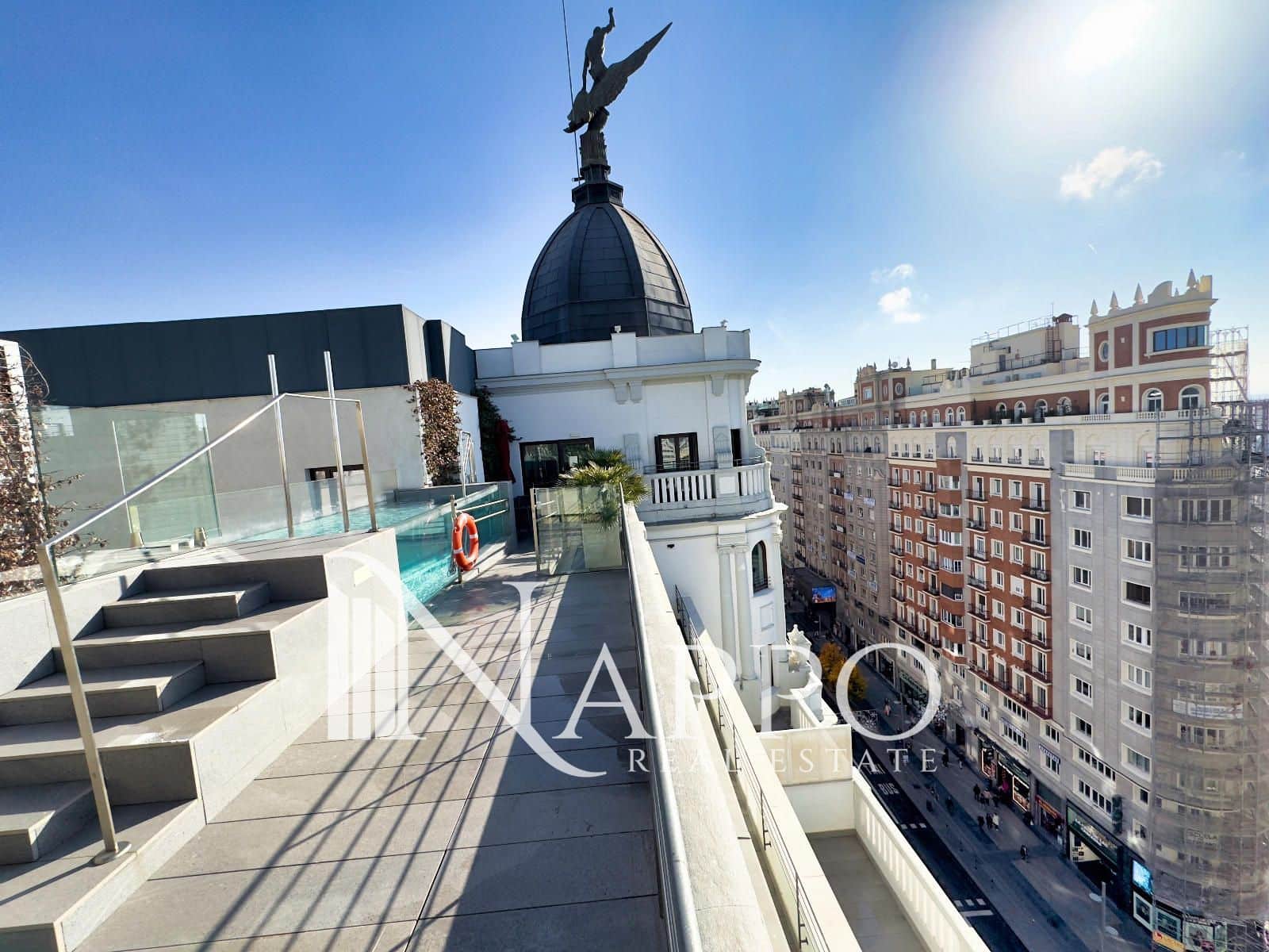 Piso de 2 habitaciones en Madrid ciudad en venta con piscina garaje - 1.279.000 € (Ref: 9451721)