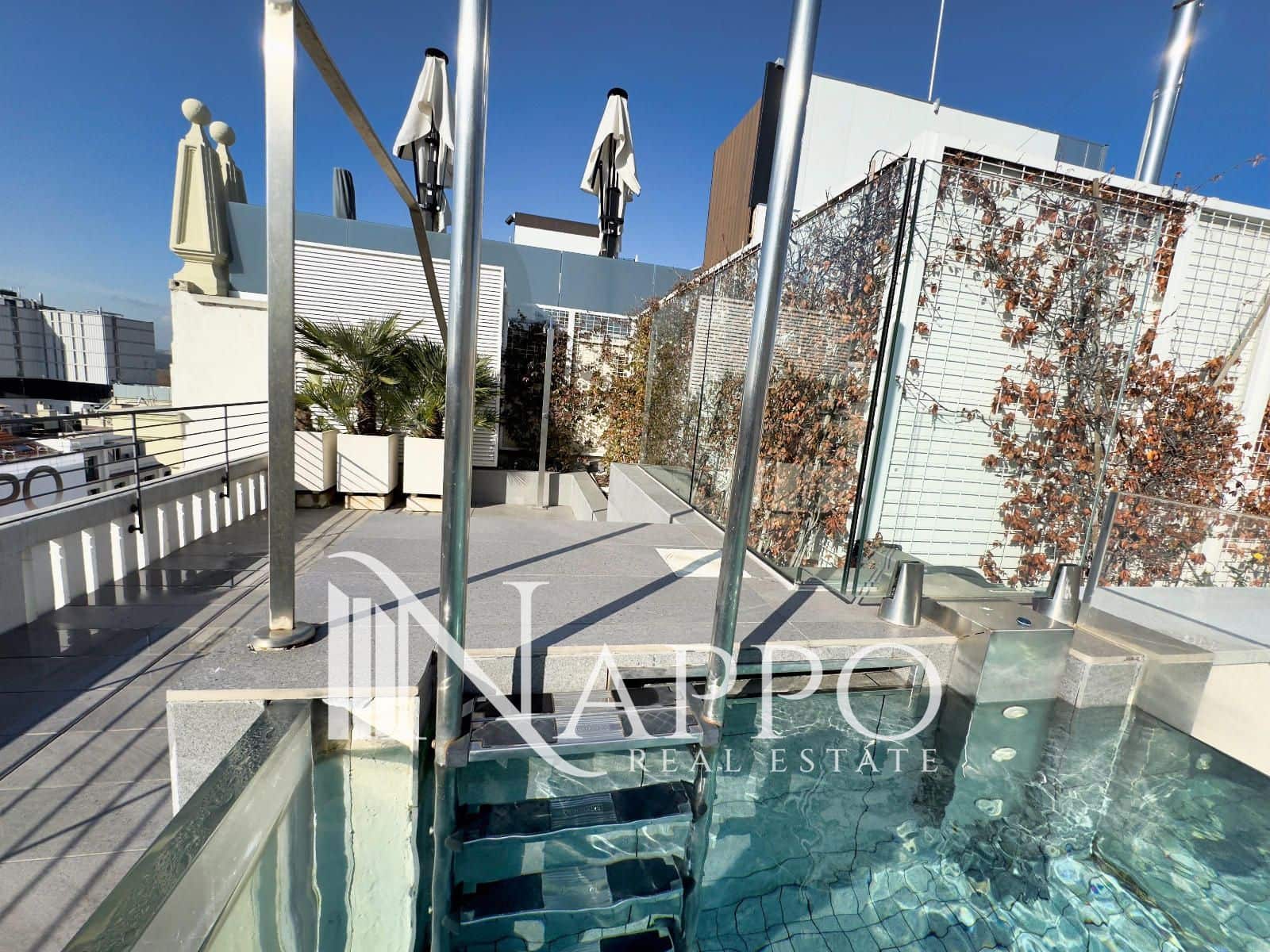 2 bedroom Flat for sale in Madrid city with pool garage - € 1,279,000 (Ref: 9451721)