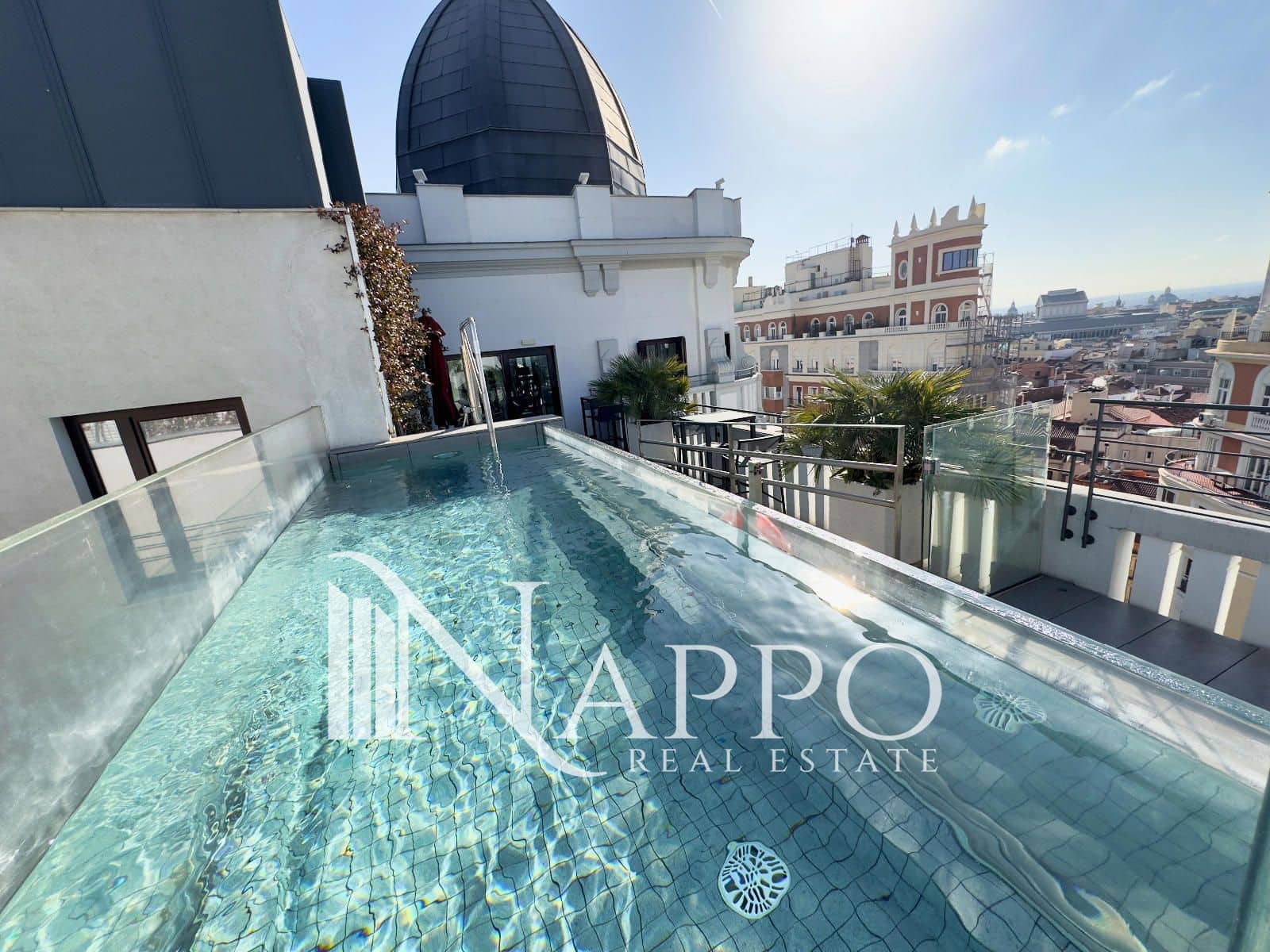 Piso de 2 habitaciones en Madrid ciudad en venta con piscina garaje - 1.279.000 € (Ref: 9451721)