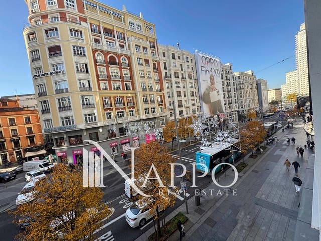 Piso de 2 habitaciones en Centro, Madrid ciudad en venta con piscina garaje - 1.279.000 € (Ref: 9451721)