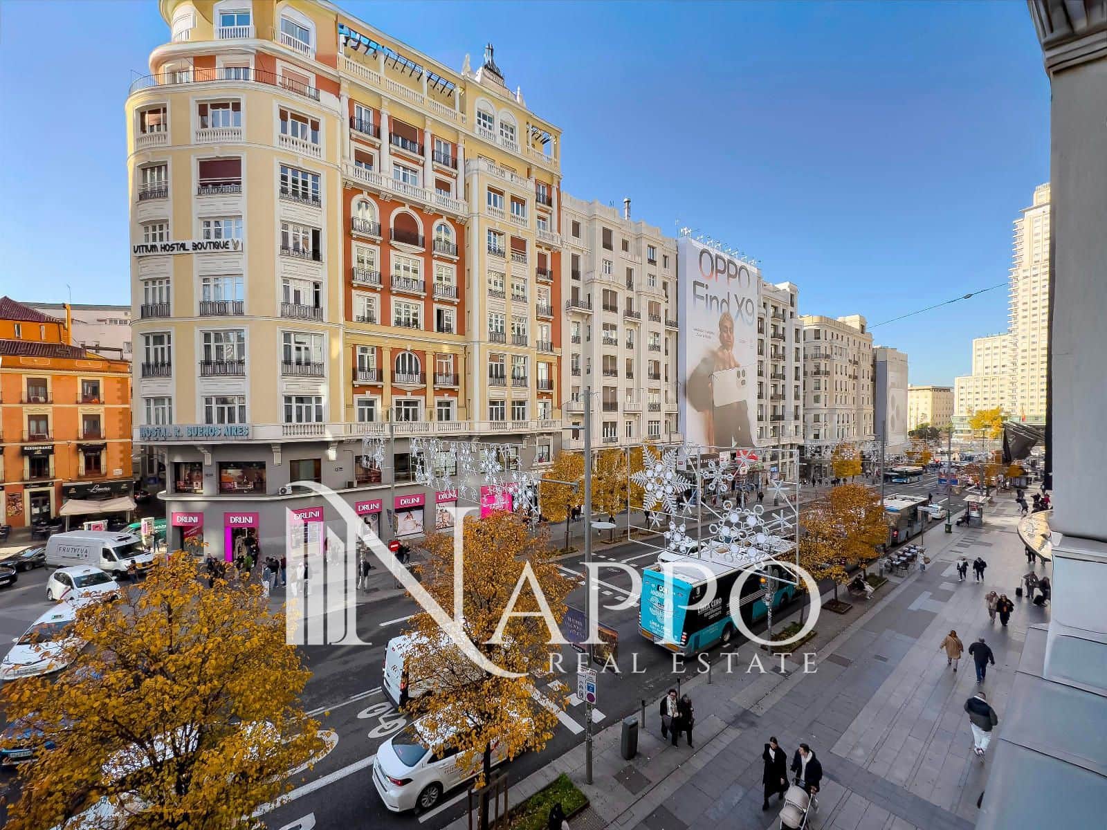 2 bedroom Flat for sale in Madrid city with pool garage - € 1,279,000 (Ref: 9451721)