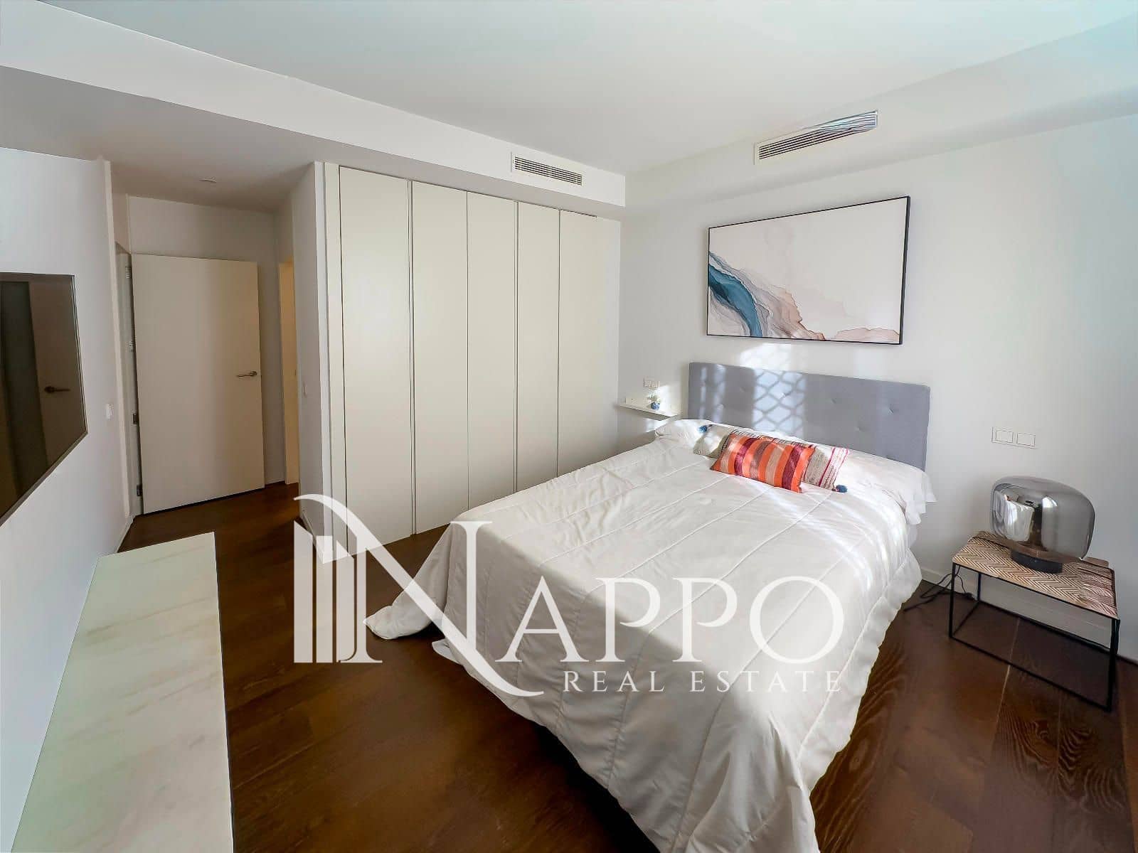 2 bedroom Flat for sale in Madrid city with pool garage - € 1,279,000 (Ref: 9451721)
