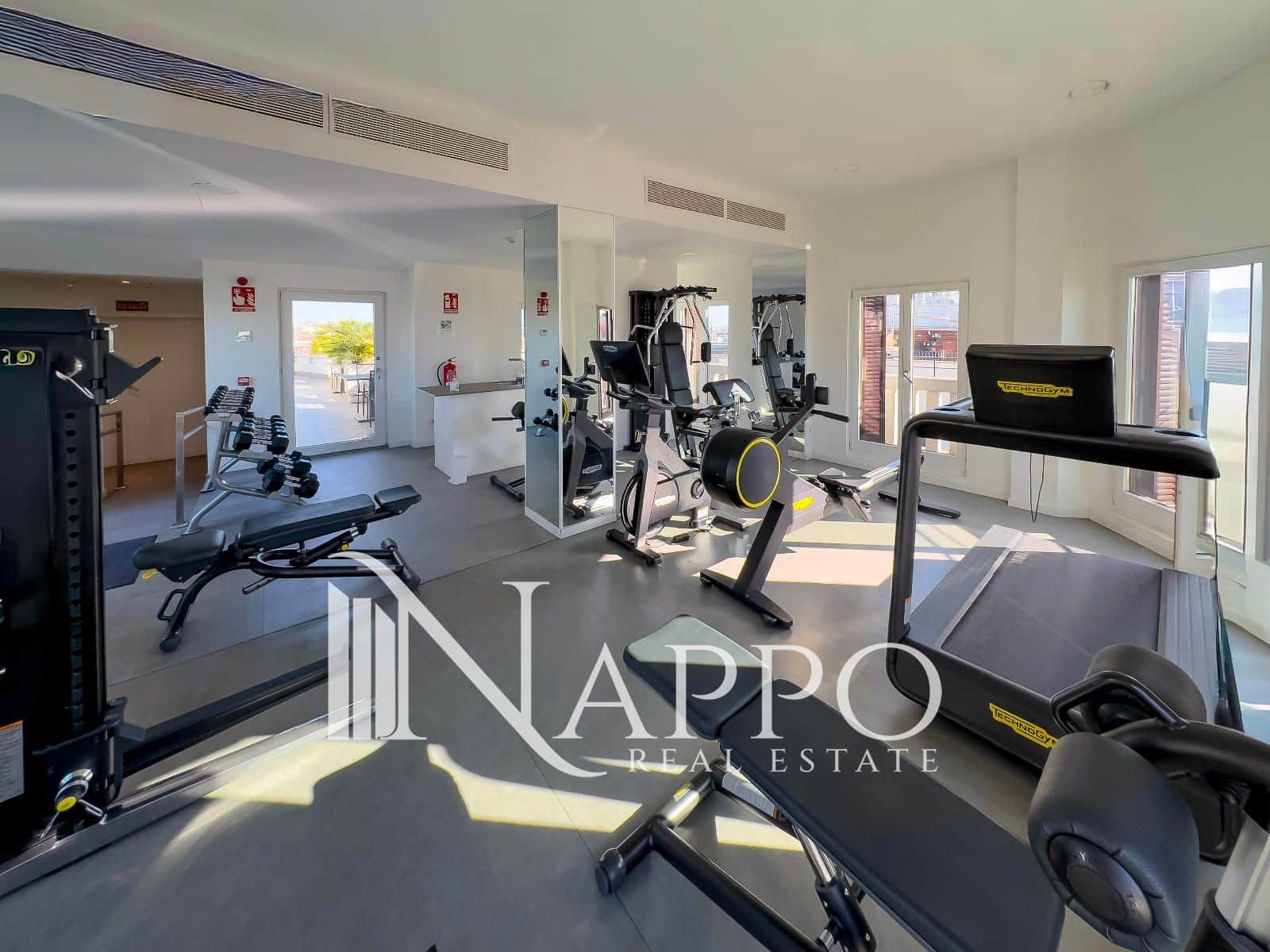 2 bedroom Flat for sale in Madrid city with pool garage - € 1,279,000 (Ref: 9451721)