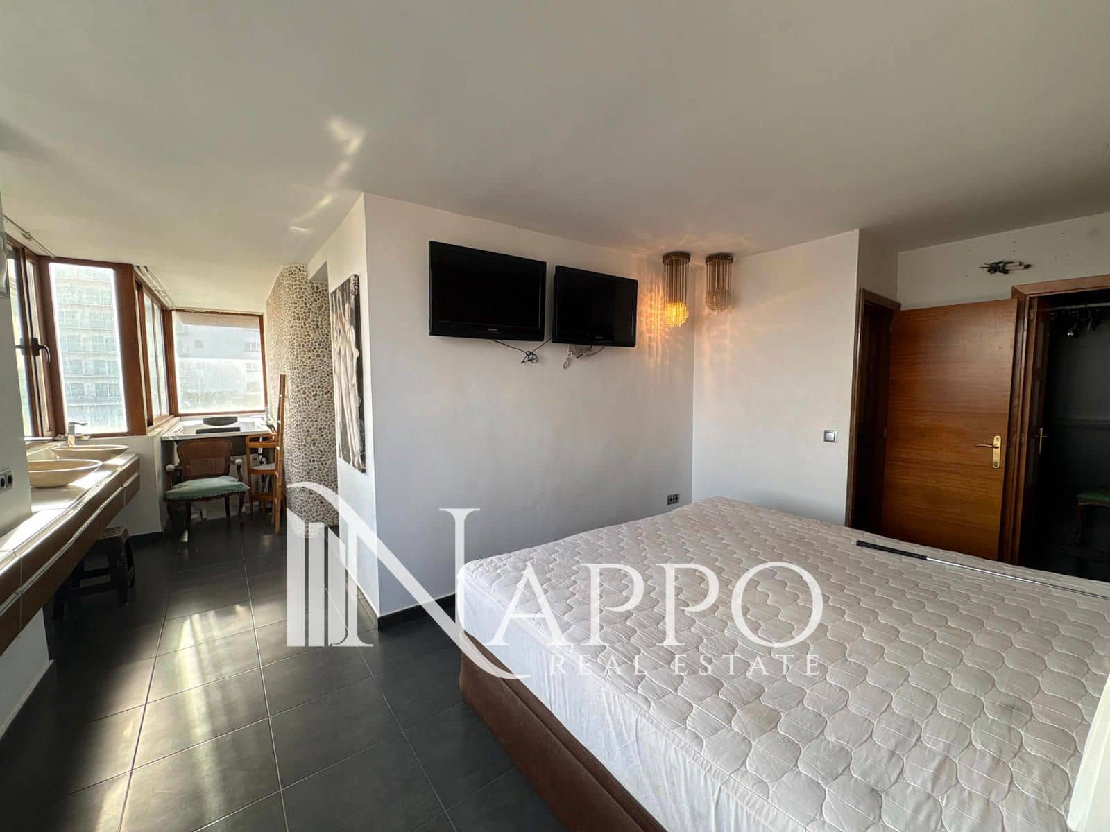 4 sovrum Takvåning till salu i Palma de Mallorca med garage - 669 000 € (Ref: 9473217)