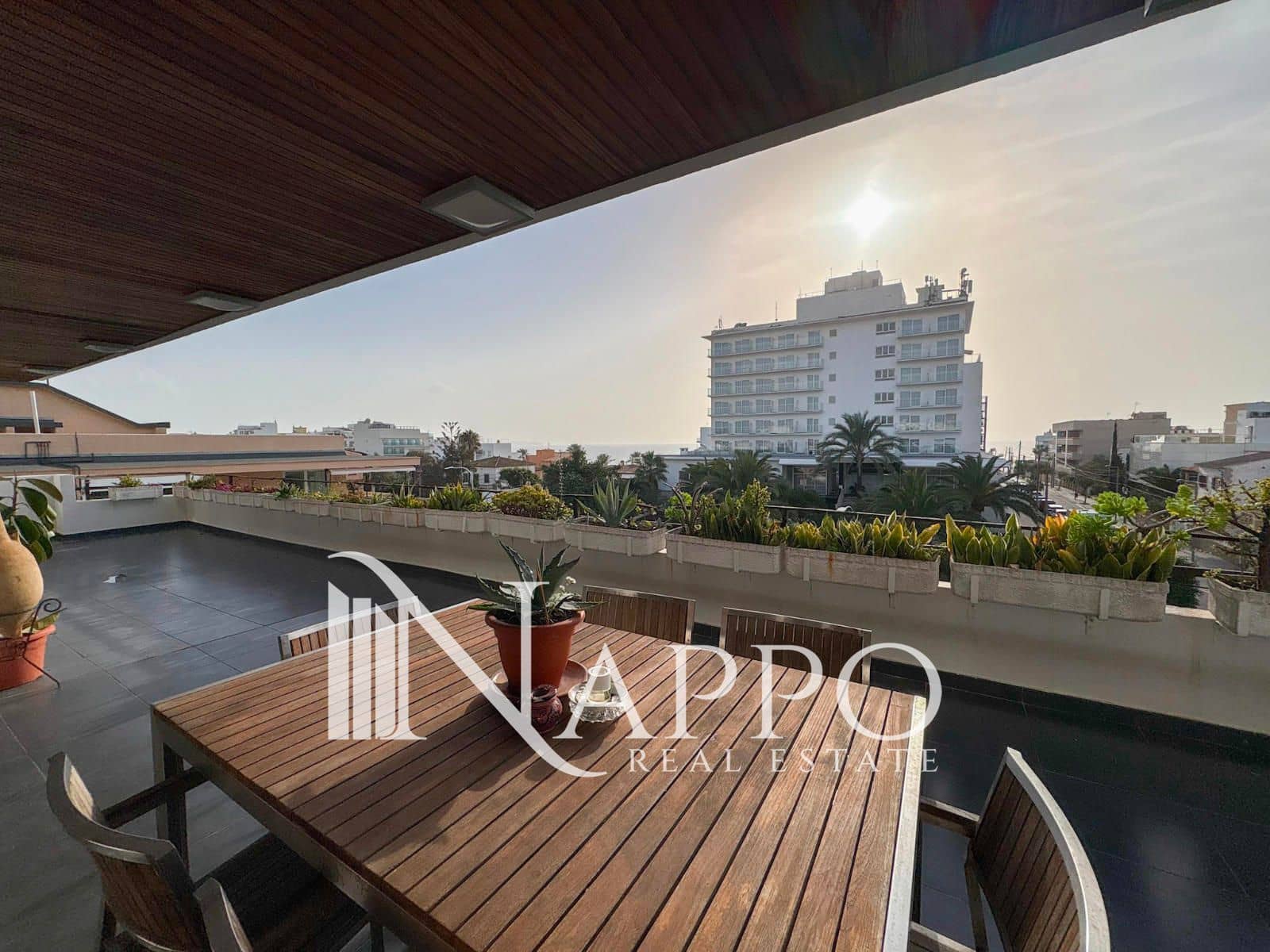 4 sovrum Takvåning till salu i Palma de Mallorca med garage - 669 000 € (Ref: 9473217)