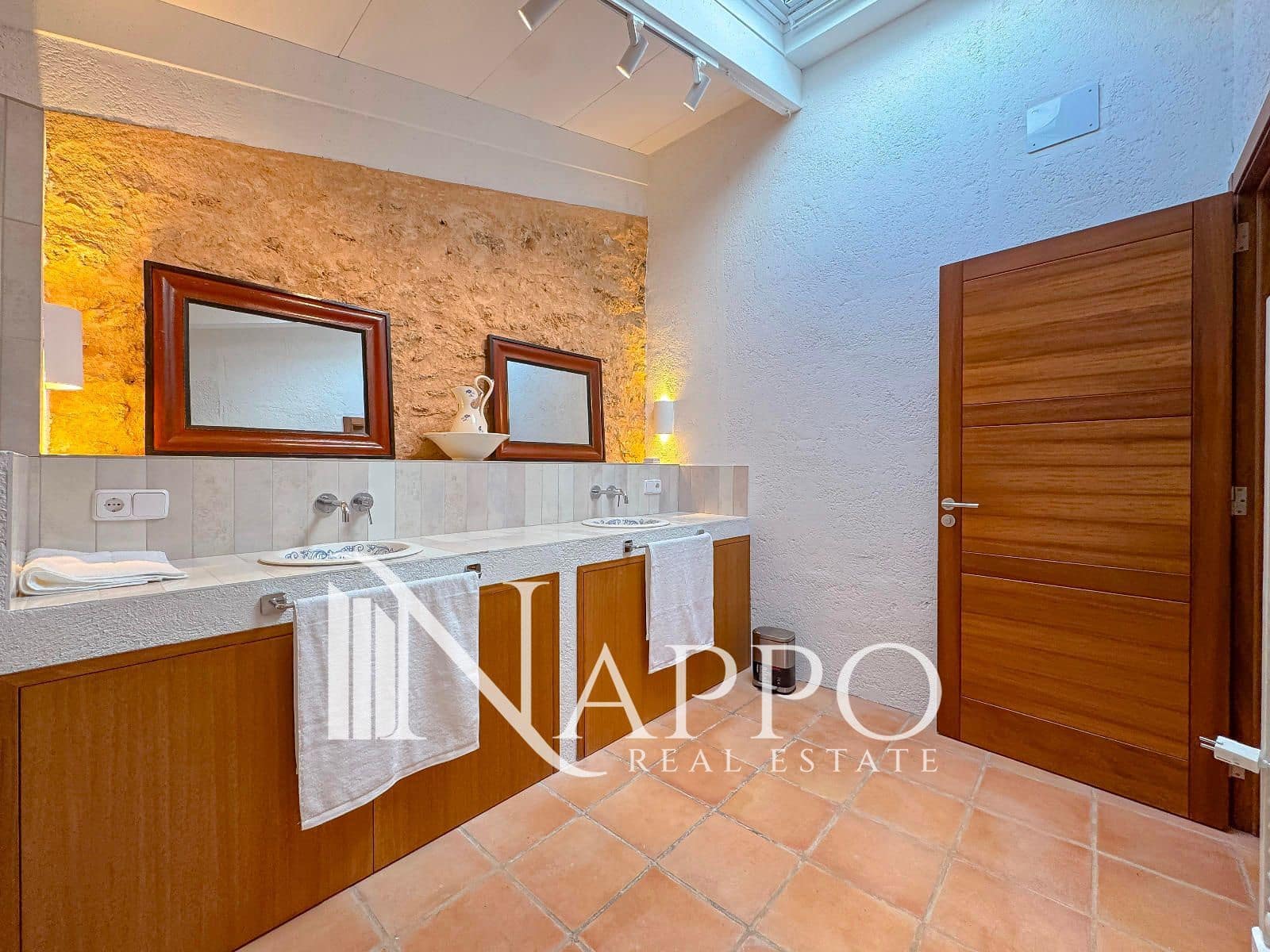 4 bedroom Villa for rent in Sencelles with pool garage - € 4,000 (Ref: 9480734)