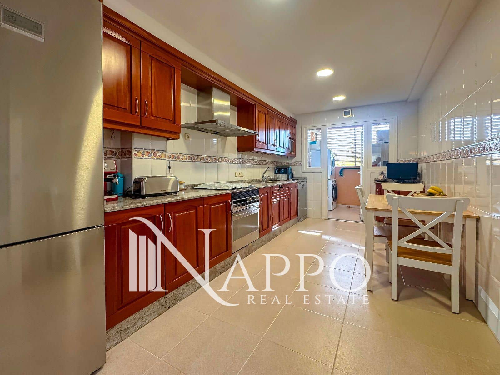 3 bedroom Flat for sale in Palma de Mallorca with garage - € 629,000 (Ref: 9483597)