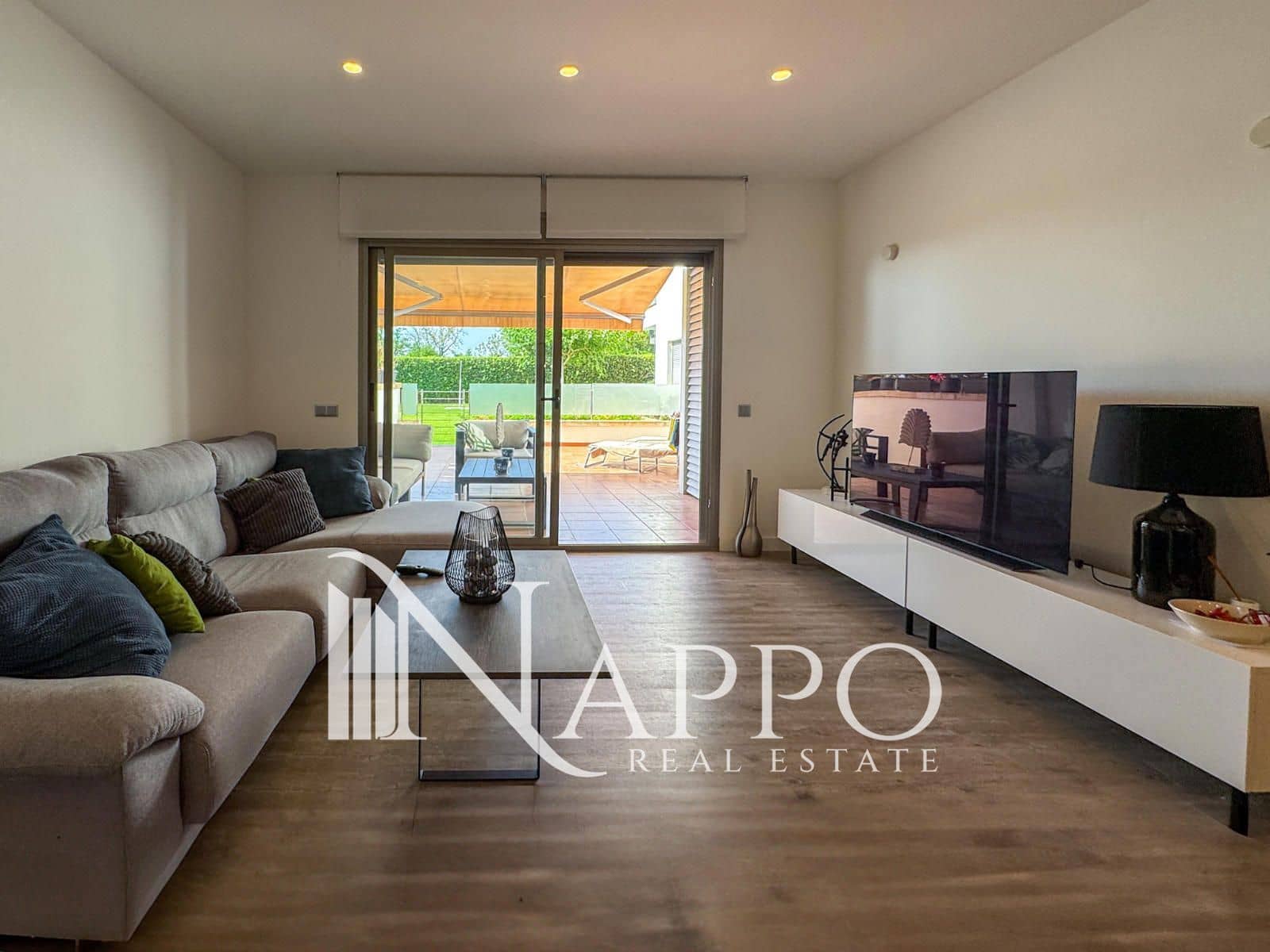 3 bedroom Flat for sale in Palma de Mallorca with pool garage - € 739,000 (Ref: 9483598)