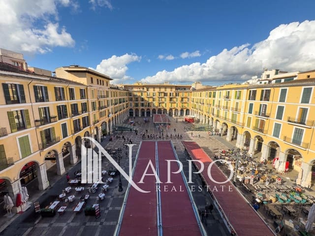 Piso de 3 habitaciones en Sant Nicolau, Palma de Mallorca en alquiler con garaje - 2.300 € (Ref: 9483606)