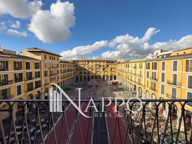 Piso de 3 habitaciones en Sant Nicolau, Palma de Mallorca en alquiler con garaje - 2.300 € (Ref: 9483606)