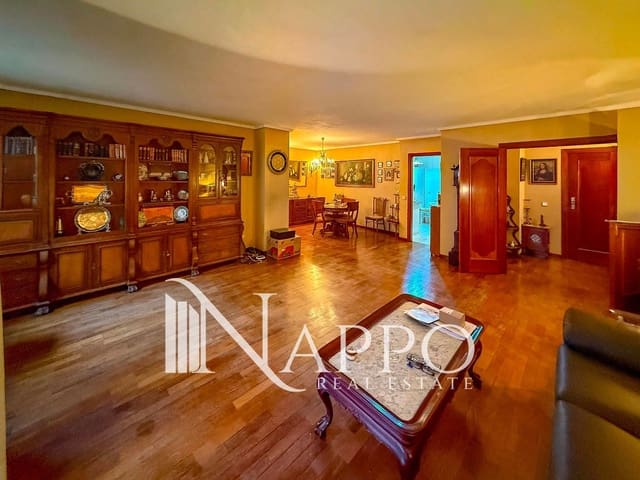 3 soveværelse Lejlighed til salg i Hispanoamérica, Madrid by med swimmingpool garage - € 2.150.000 (Ref: 9498073)