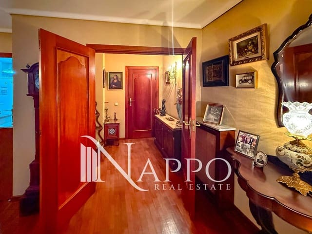 3 soveværelse Lejlighed til salg i Hispanoamérica, Madrid by med swimmingpool garage - € 2.150.000 (Ref: 9498073)