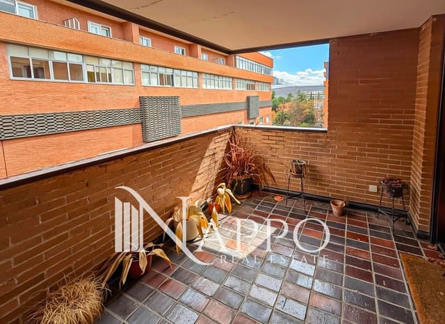 3 soveværelse Lejlighed til salg i Hispanoamérica, Madrid by med swimmingpool garage - € 2.150.000 (Ref: 9498073)