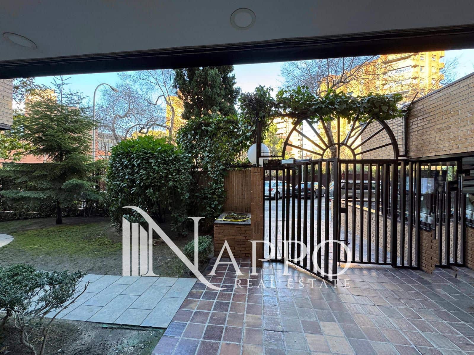 3 soveværelse Lejlighed til salg i Madrid by med swimmingpool garage - € 1.999.000 (Ref: 9498073)